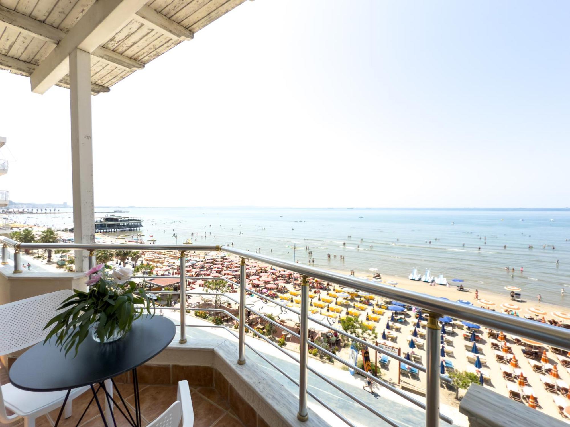 Appartamento Lungomare Beachfront Durrës